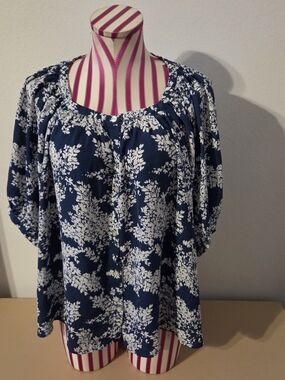 Abercrombie & fitch Navy White Floral Print Short Sleeve Button Up Top Large